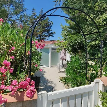 Semesterbostad Maison Jardin Wifi - Climatisation - 100 M Sauvage - 20 Min Perpignan *